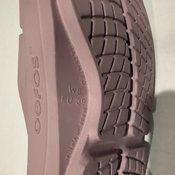 OOFOS Slides Size 8 - Picture 7 of 7